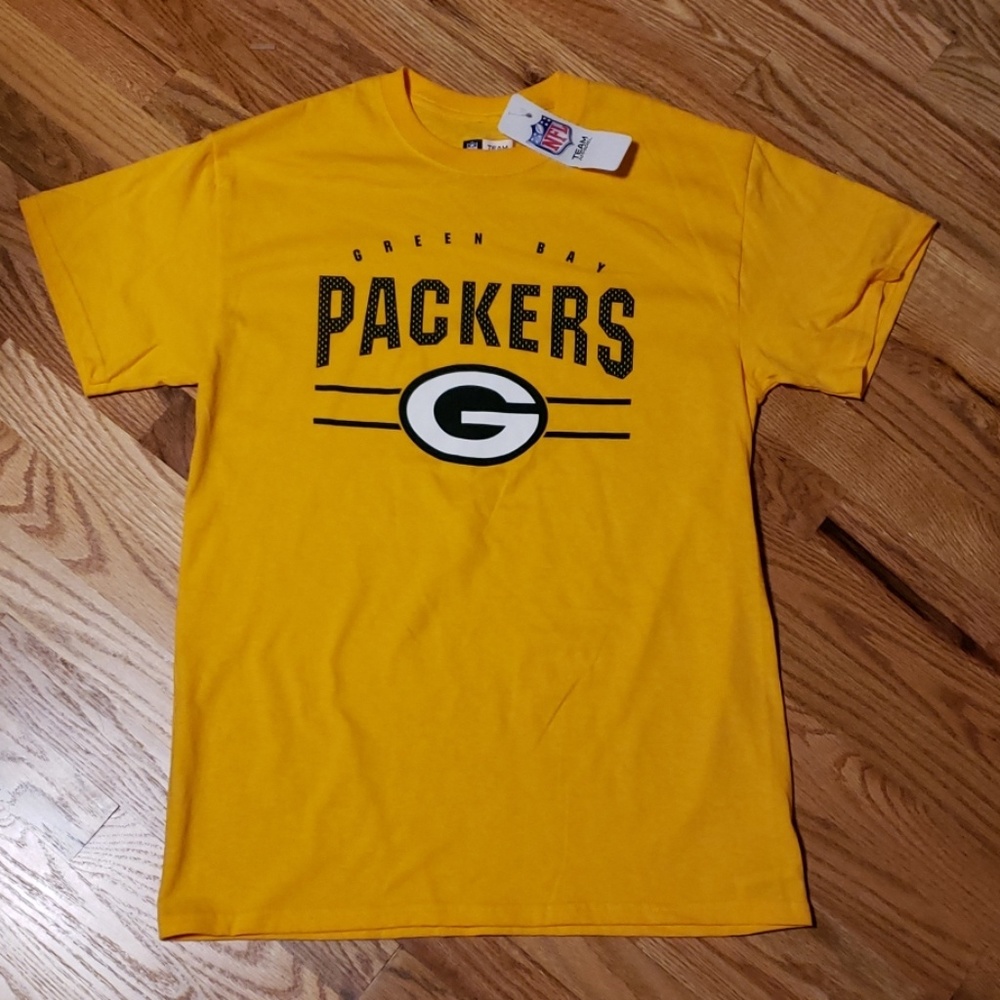 NWT ~ Green Bay Packers Medium T-shirt